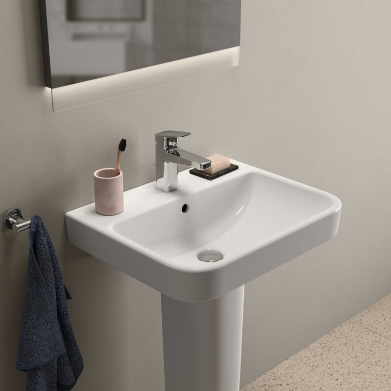 Ideal Standard i.life B Basin 550 x 440mm 1 Hole